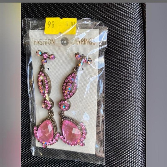 Earrings - Picture 2 of 3